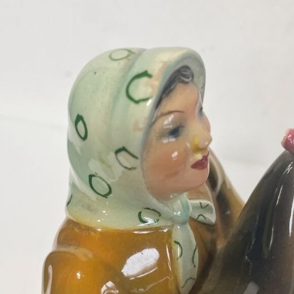 Vintage Triart Bassano Italian Art Deco Ceramic Peasant Woman Chicken 9" Tall - Picture 10 of 11